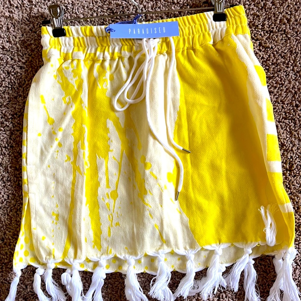 Paradised yellow and white short skirt. 100%cotton